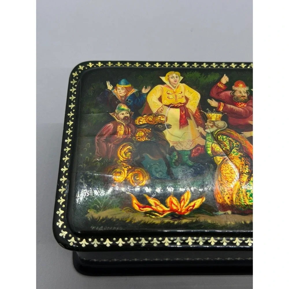 VTG Trinket Red Lacquer Interior Hand Painted n Foil Trinket Box Fairy Tail READ